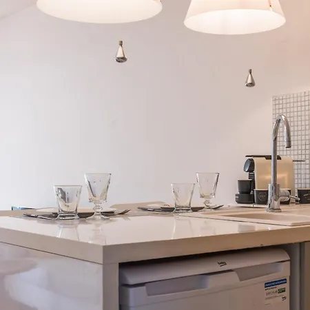Apartamento Garden-level Inside Upscale District